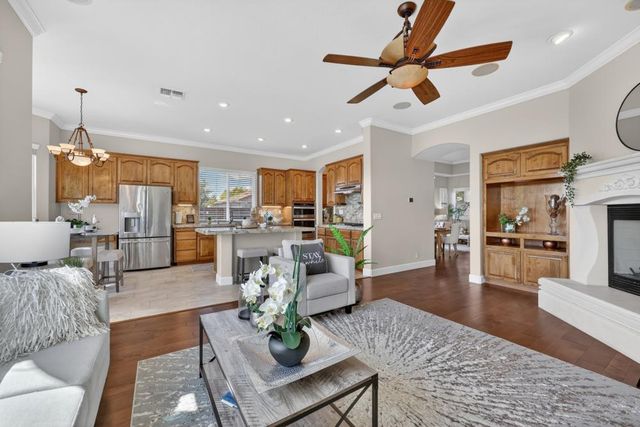 2004 Elvenden Way, Roseville, CA 95661