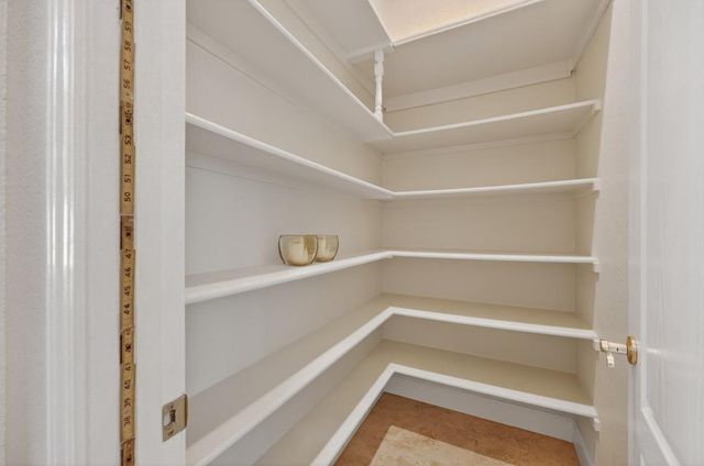 2004 Elvenden Way, Roseville, CA 95661