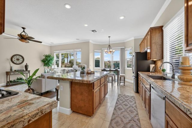 2004 Elvenden Way, Roseville, CA 95661