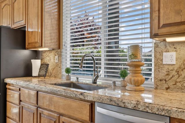 2004 Elvenden Way, Roseville, CA 95661