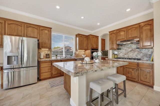 2004 Elvenden Way, Roseville, CA 95661