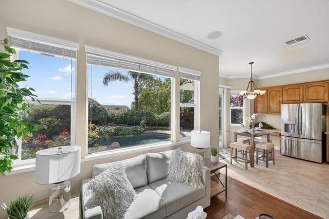 2004 Elvenden Way, Roseville, CA 95661