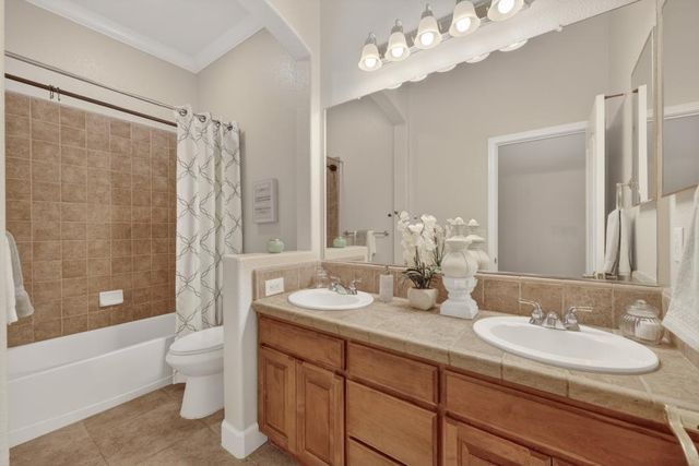 2004 Elvenden Way, Roseville, CA 95661