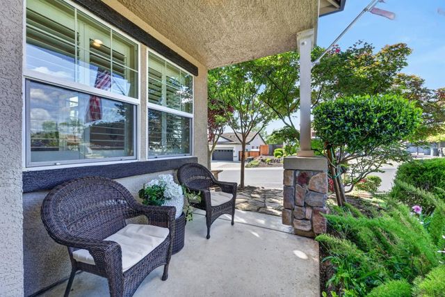 2004 Elvenden Way, Roseville, CA 95661