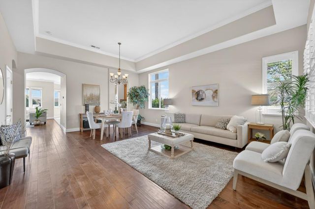 2004 Elvenden Way, Roseville, CA 95661