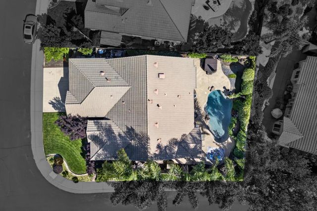 2004 Elvenden Way, Roseville, CA 95661