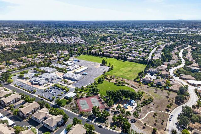 2004 Elvenden Way, Roseville, CA 95661
