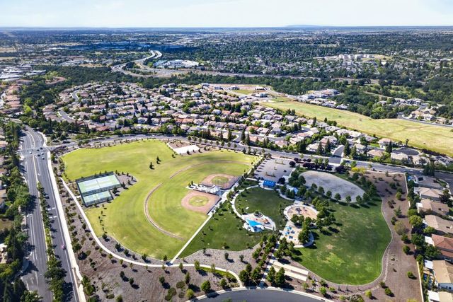 2004 Elvenden Way, Roseville, CA 95661