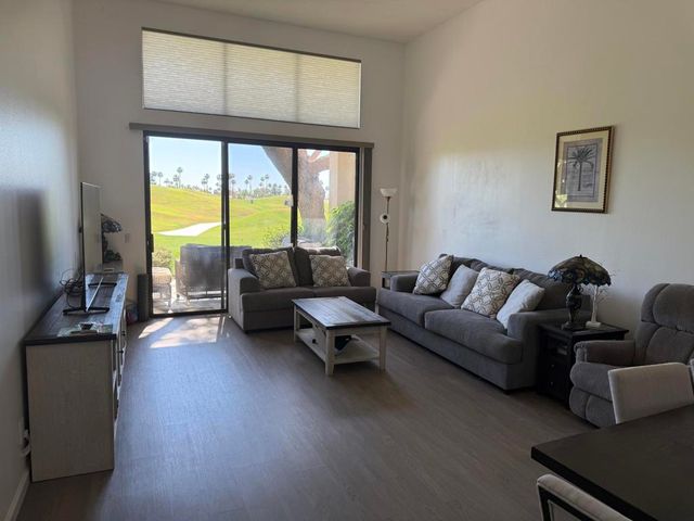 54446 Oaktree, La Quinta, CA 92253