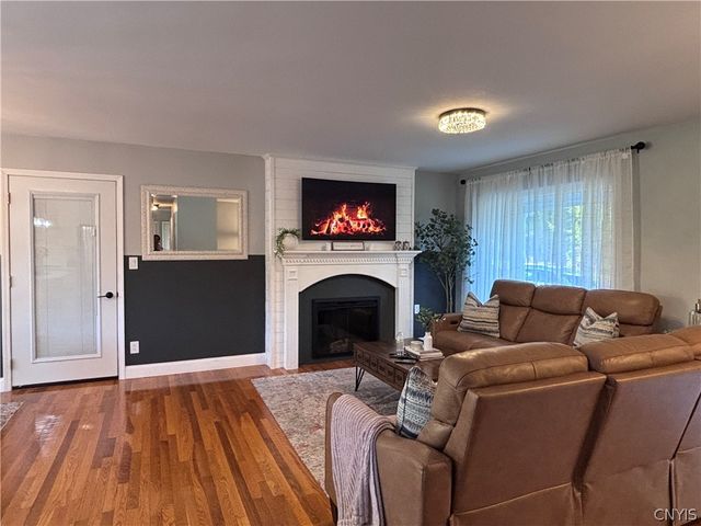 9529 Chapman Road, New Hartford, NY 13413