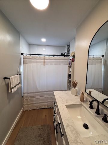 9529 Chapman Road, New Hartford, NY 13413