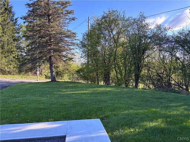9529 Chapman Road, New Hartford, NY 13413