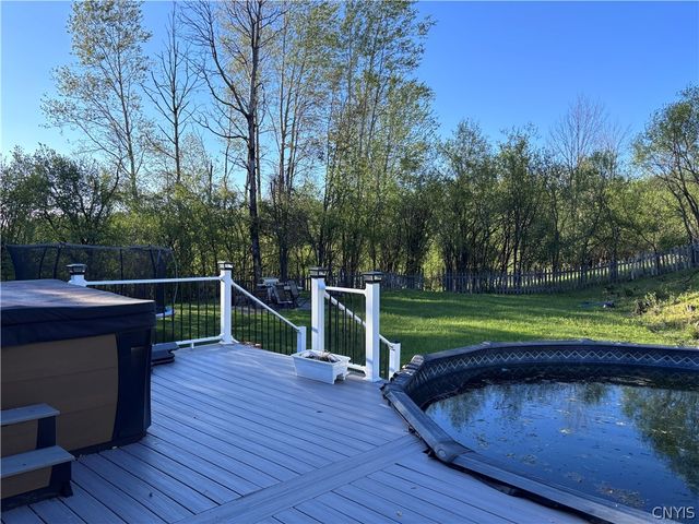 9529 Chapman Road, New Hartford, NY 13413