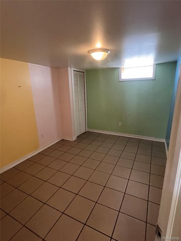 1282 Applewood Avenue, Lincoln Park, MI 48146