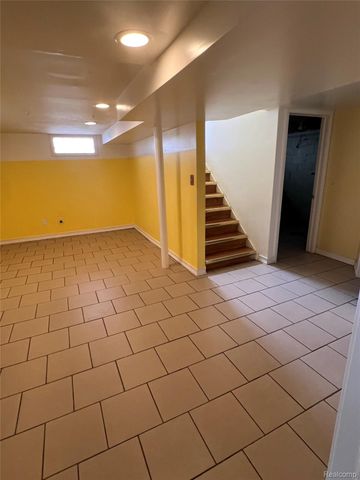 1282 Applewood Avenue, Lincoln Park, MI 48146