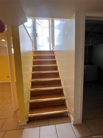 1282 Applewood Avenue, Lincoln Park, MI 48146