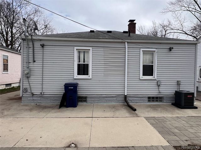 1282 Applewood Avenue, Lincoln Park, MI 48146