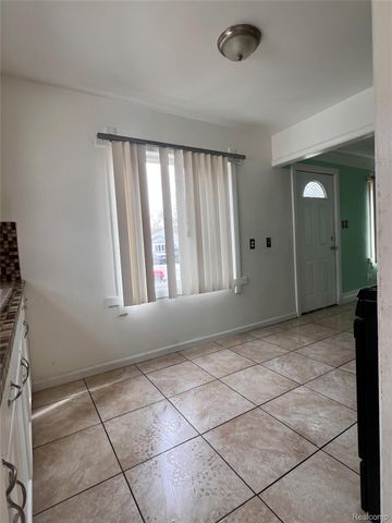 1282 Applewood Avenue, Lincoln Park, MI 48146