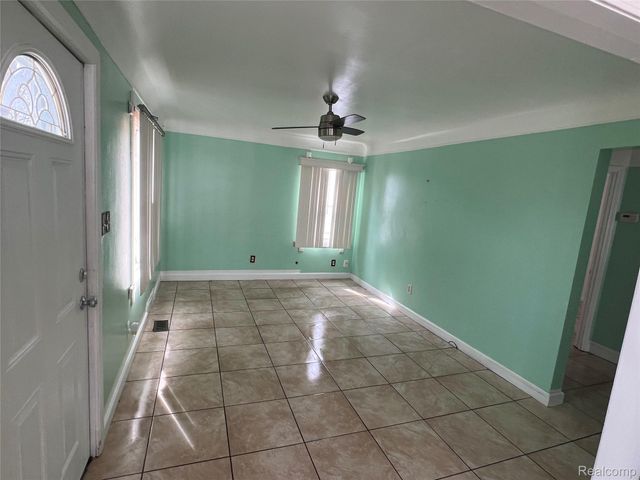 1282 Applewood Avenue, Lincoln Park, MI 48146