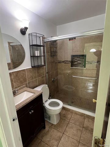 1282 Applewood Avenue, Lincoln Park, MI 48146