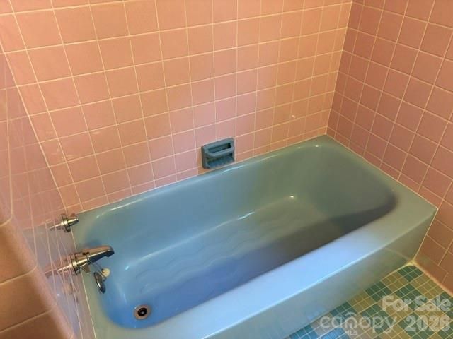 255 Glengarnock Road, Tryon, NC 28782