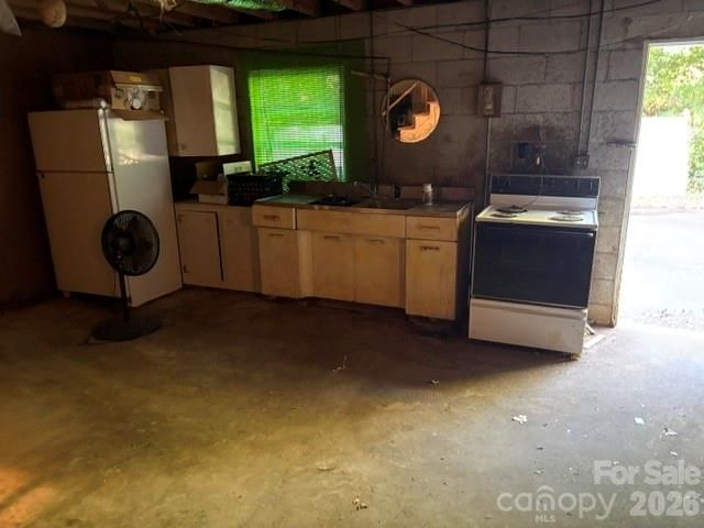 255 Glengarnock Road, Tryon, NC 28782