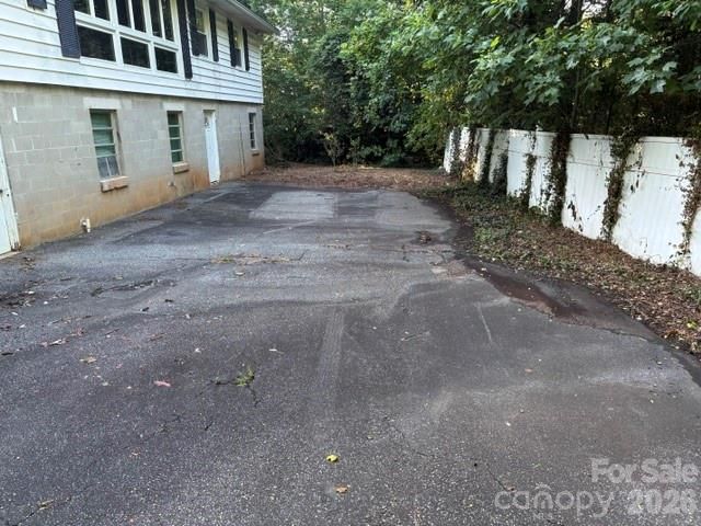 255 Glengarnock Road, Tryon, NC 28782