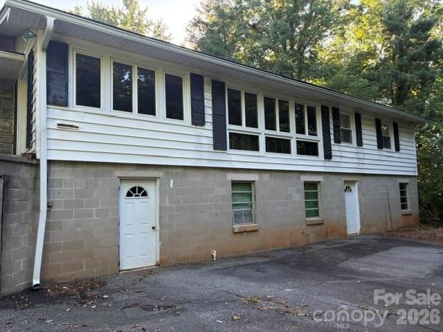 255 Glengarnock Road, Tryon, NC 28782
