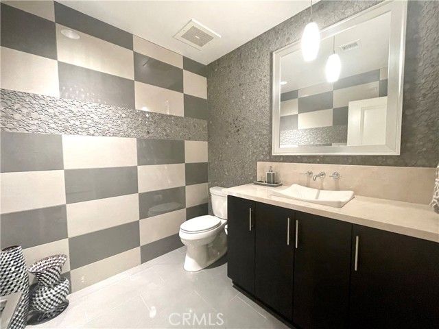 402 Rockefeller 118, Irvine, CA 92612