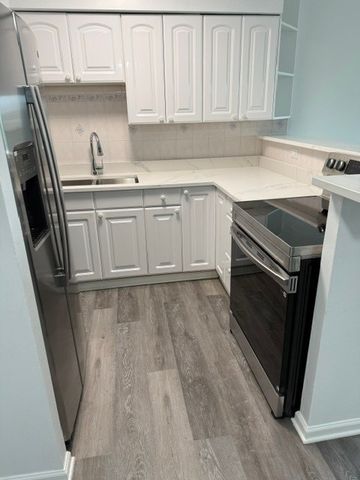 16 E Old Willow Road 405s, Prospect Heights, IL 60070