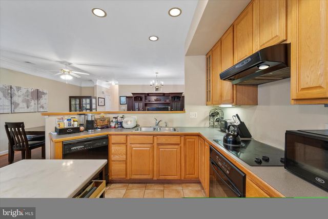 11415 MACTAVISH HTS, Fairfax, VA 22030