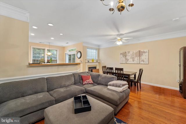 11415 MACTAVISH HTS, Fairfax, VA 22030