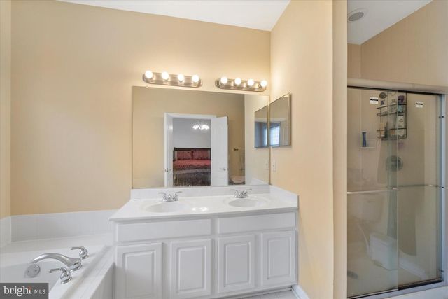 11415 MACTAVISH HTS, Fairfax, VA 22030