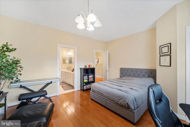 11415 MACTAVISH HTS, Fairfax, VA 22030