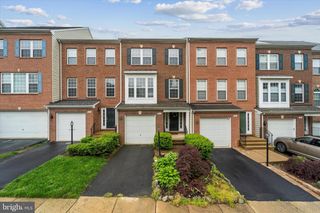 11415 MACTAVISH HTS, Fairfax, VA 22030
