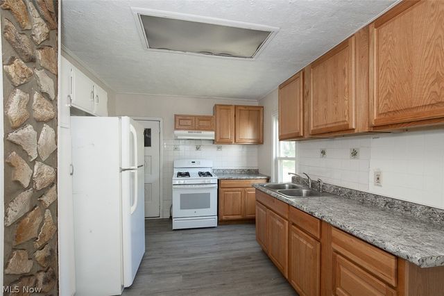12827 Fruitside Road, Garfield Heights, OH 44125