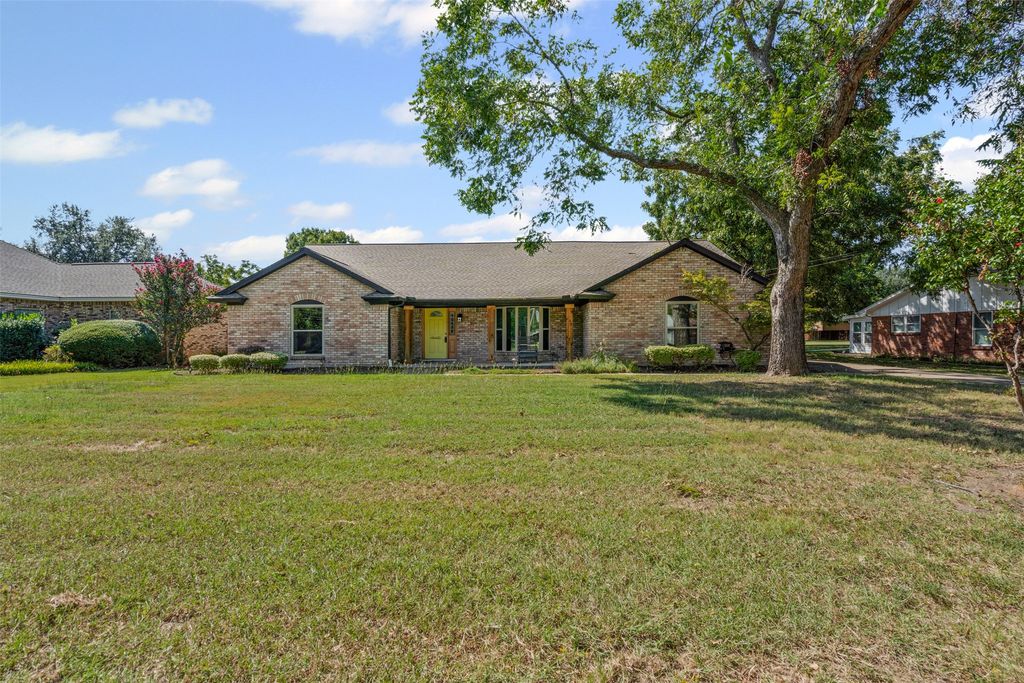 2312 Garden Lane, Arlington, TX 76015