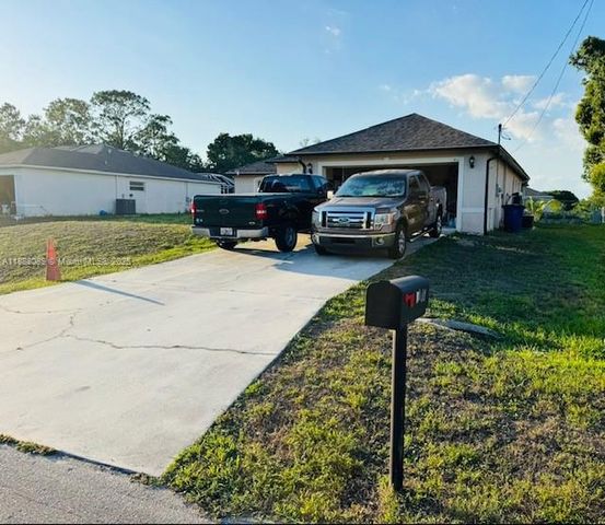 5104 BEAUTY ST, Lehigh Acres, FL 33971