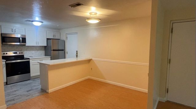 354 Neponset St E, Canton, MA 02135