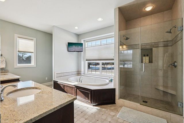 N49W18765 Emerald Hills DRIVE, Menomonee Falls, WI 53051