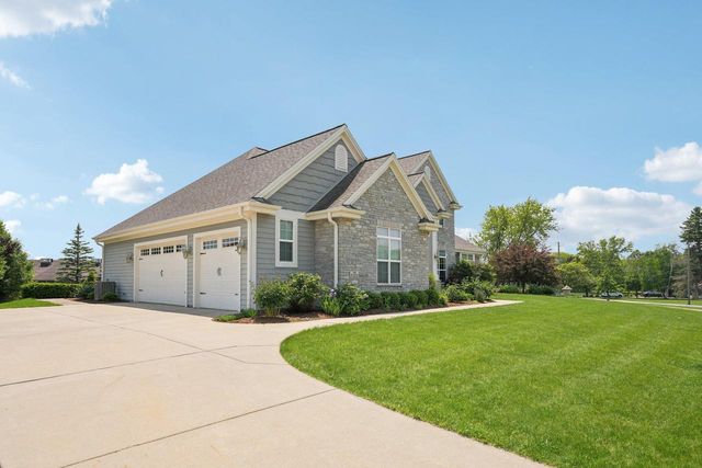 N49W18765 Emerald Hills DRIVE, Menomonee Falls, WI 53051
