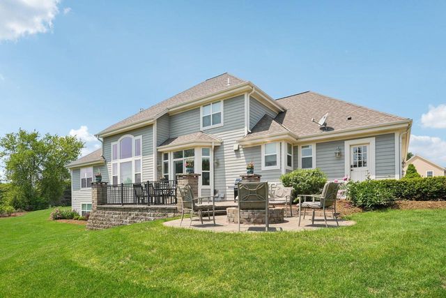 N49W18765 Emerald Hills DRIVE, Menomonee Falls, WI 53051