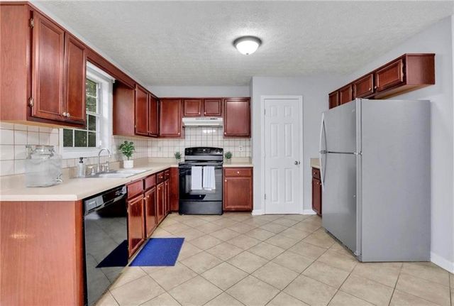 4400 Autumn Glo Court, Douglasville, GA 30135