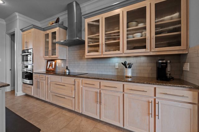 608 Elm Hill Boulevard, Burleson, TX 76028