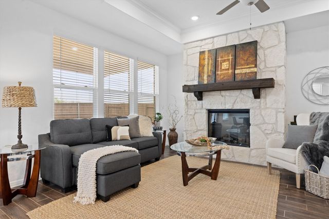 165 Slenderleaf Drive, Marble Falls, TX 78654