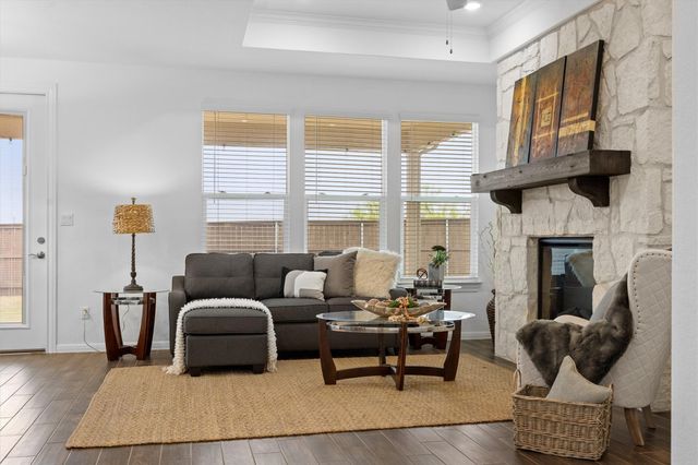 165 Slenderleaf Drive, Marble Falls, TX 78654