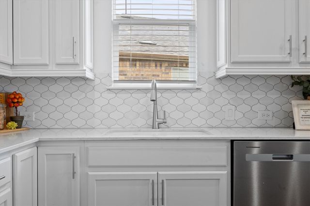 165 Slenderleaf Drive, Marble Falls, TX 78654