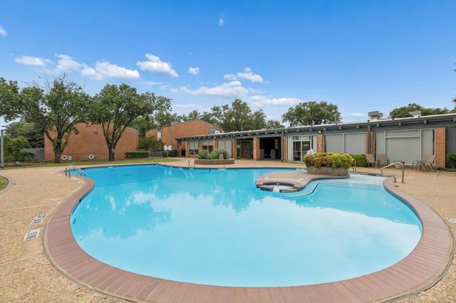 550 E Avenue J A, Grand Prairie, TX 75050
