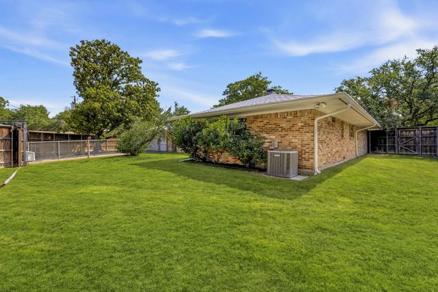 10461 Carry Back Circle, Dallas, TX 75229
