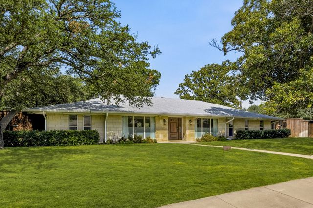 10461 Carry Back Circle, Dallas, TX 75229